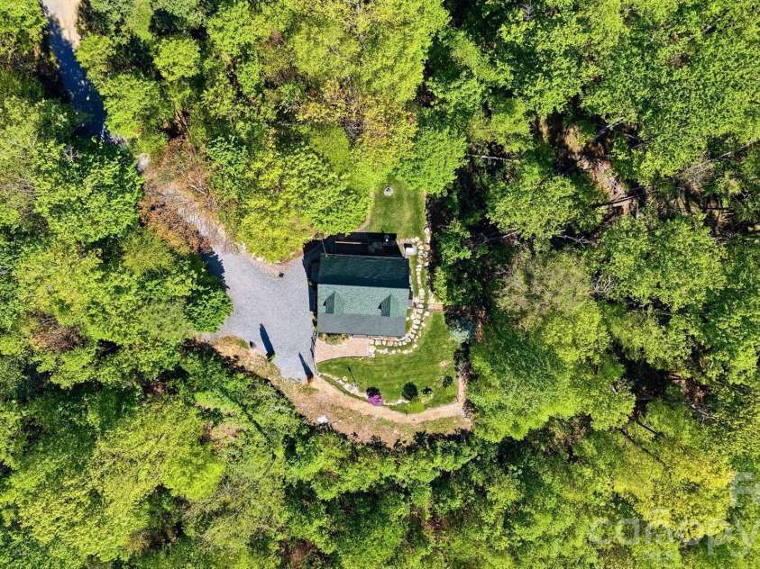 394 Hummingbird Lane, Elk Park, NC 28622.  MLS# CAR4376950, YatesRealty ID 19805. 