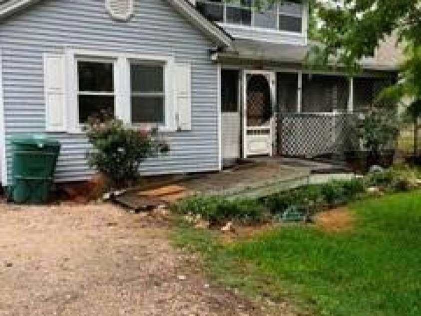 187 End Street, Chester, SC 29706.  MLS# CAR4377632, YatesRealty ID 19807. 