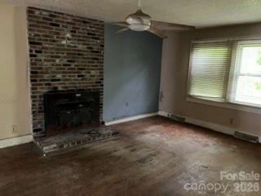 187 End Street, Chester, SC 29706.  MLS# CAR4377632, YatesRealty ID 19807. 