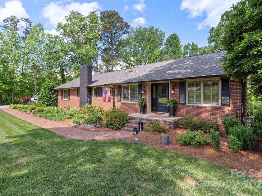 530 Bonita Drive, Landis, NC 28088.  MLS# CAR4252058, YatesRealty ID 19807. 