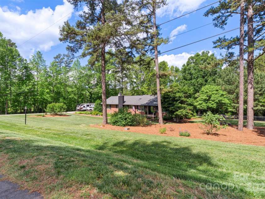 530 Bonita Drive, Landis, NC 28088.  MLS# CAR4252058, YatesRealty ID 19807. 