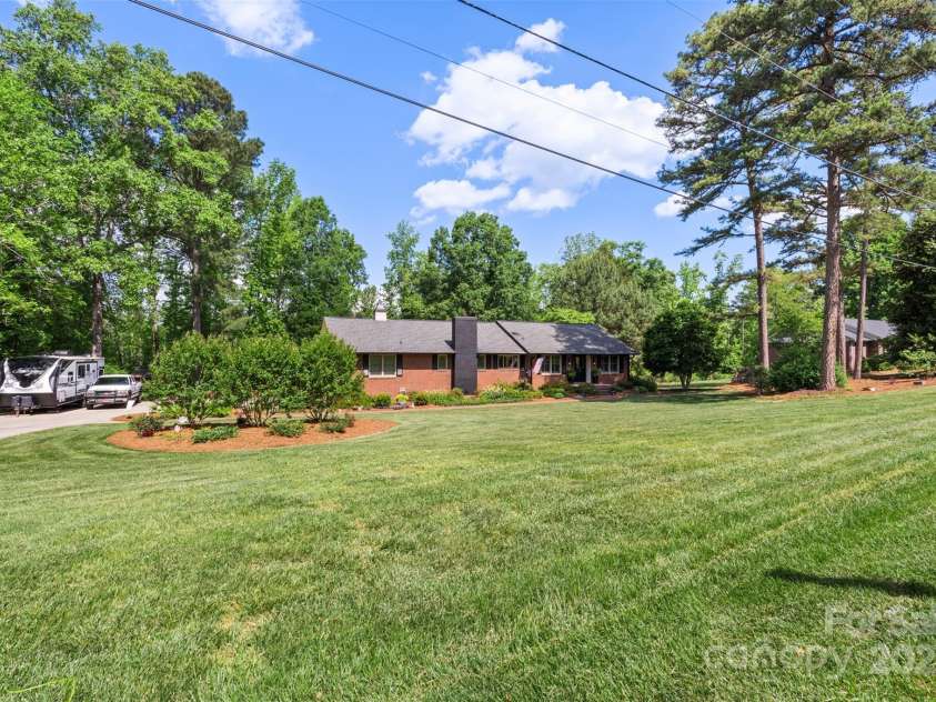 530 Bonita Drive, Landis, NC 28088.  MLS# CAR4252058, YatesRealty ID 19807. 