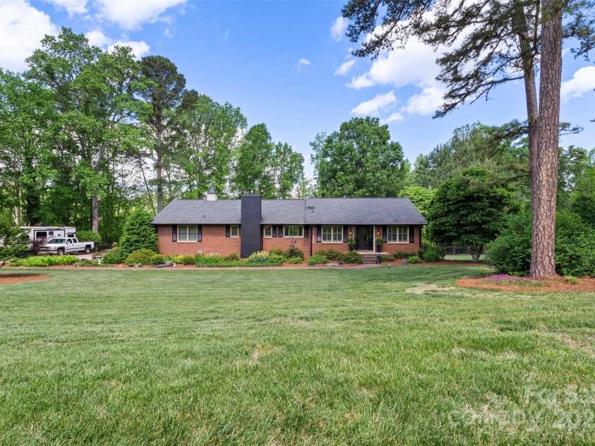 530 Bonita Drive, Landis, NC 28088.  MLS# CAR4252058, YatesRealty ID 19807. 