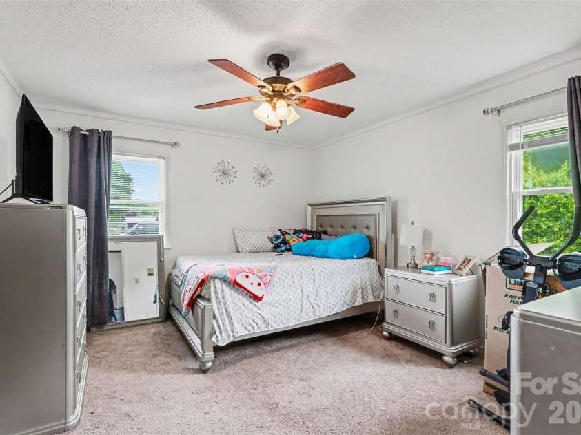 105 Fox Fire Run, Gastonia, NC 28052.  MLS# CAR4378985, YatesRealty ID 19808. 3rd Bedroom view from door