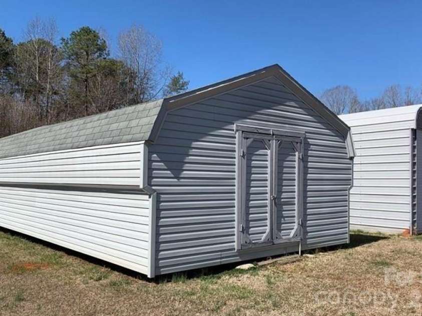 105 Fox Fire Run, Gastonia, NC 28052.  MLS# CAR4378985, YatesRealty ID 19808. 