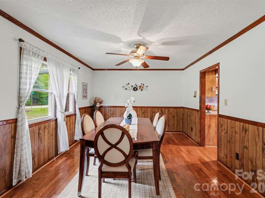 105 Fox Fire Run, Gastonia, NC 28052.  MLS# CAR4378985, YatesRealty ID 19808. Dinning