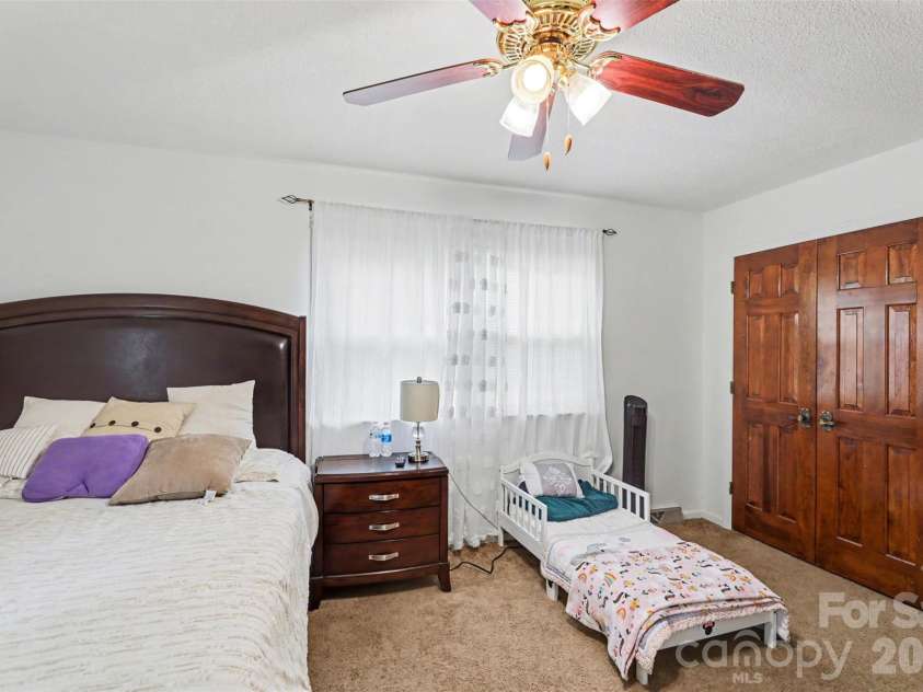 105 Fox Fire Run, Gastonia, NC 28052.  MLS# CAR4378985, YatesRealty ID 19808. Master Bedroom