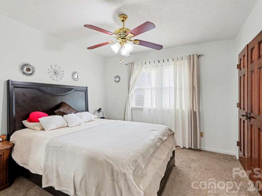 105 Fox Fire Run, Gastonia, NC 28052.  MLS# CAR4378985, YatesRealty ID 19808. Second bedroom view from door