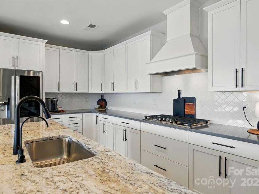 2062 Nellies Way, Fort Mill, SC 29715.  MLS# CAR4256755, YatesRealty ID 19808. Chefs Kitchen