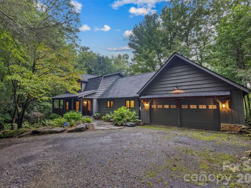162 Highview Road, Cashiers, NC 28717.  MLS# CAR4379792, YatesRealty ID 19809. 