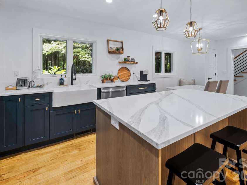 162 Highview Road, Cashiers, NC 28717.  MLS# CAR4379792, YatesRealty ID 19809. 