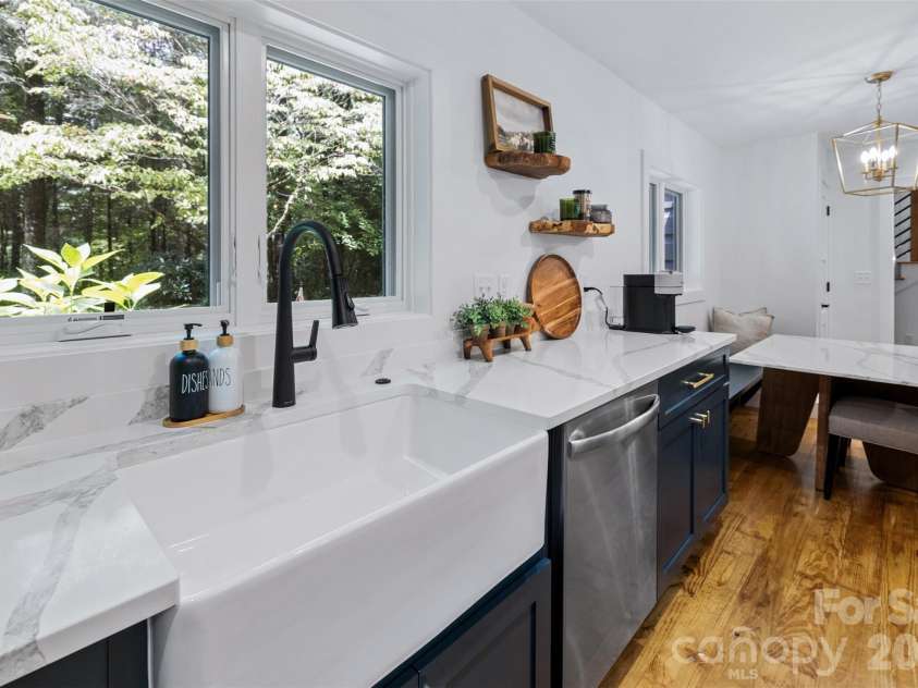 162 Highview Road, Cashiers, NC 28717.  MLS# CAR4379792, YatesRealty ID 19809. 
