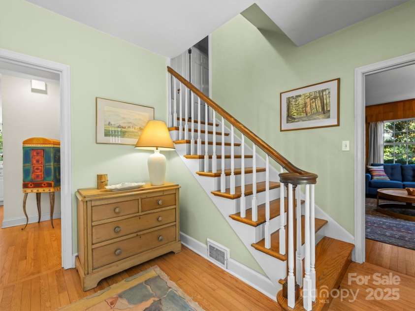 7 Park Road, Asheville, NC 28803.  MLS# CAR4322047, YatesRealty ID 1981. 