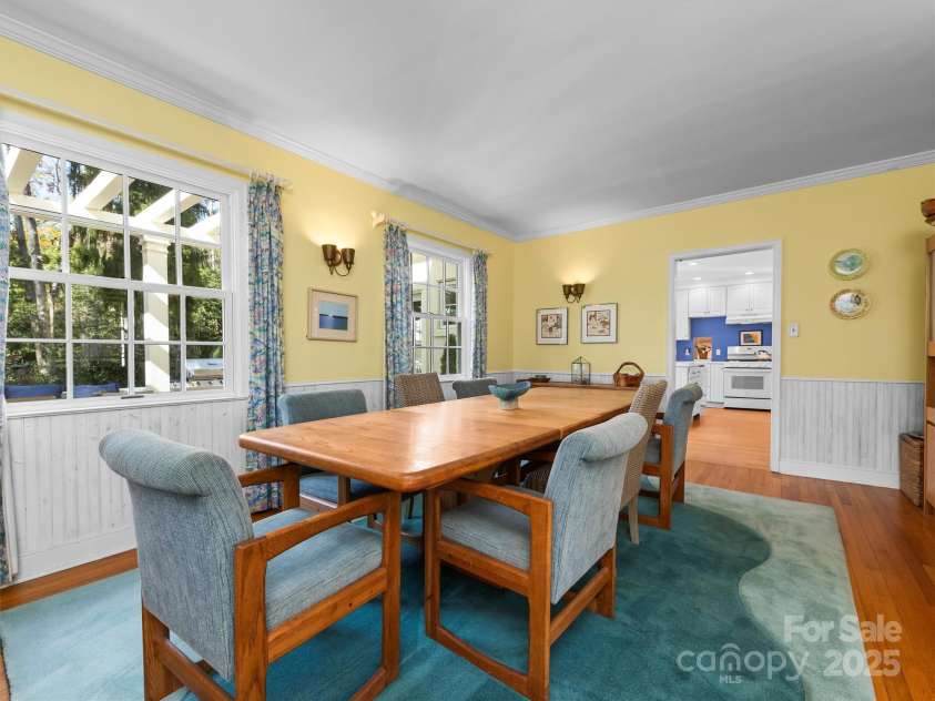 7 Park Road, Asheville, NC 28803.  MLS# CAR4322047, YatesRealty ID 1981. 