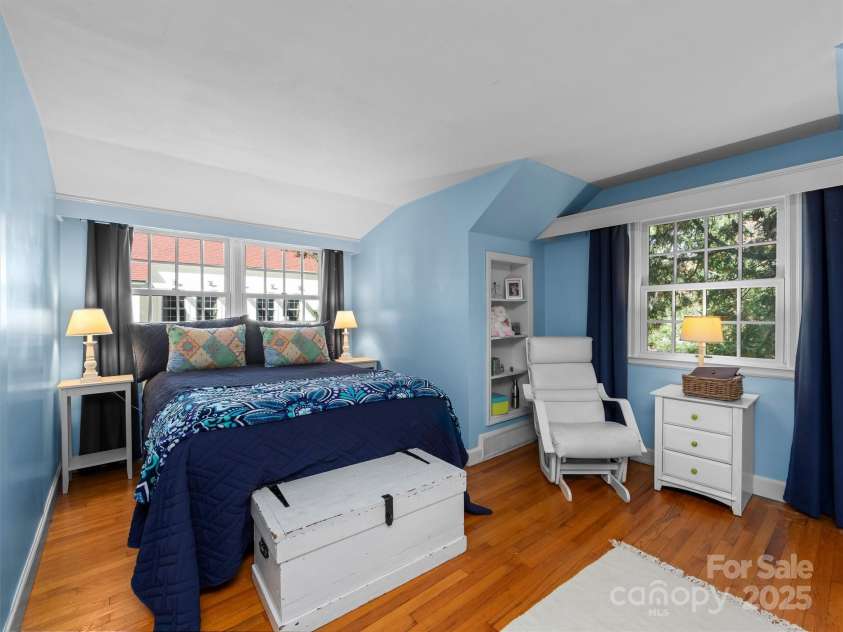 7 Park Road, Asheville, NC 28803.  MLS# CAR4322047, YatesRealty ID 1981. 