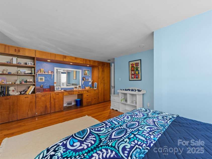 7 Park Road, Asheville, NC 28803.  MLS# CAR4322047, YatesRealty ID 1981. 