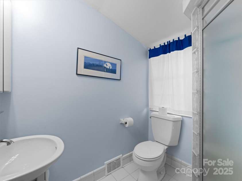 7 Park Road, Asheville, NC 28803.  MLS# CAR4322047, YatesRealty ID 1981. 