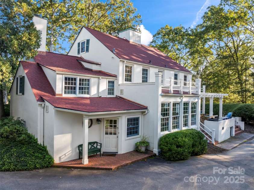 7 Park Road, Asheville, NC 28803.  MLS# CAR4322047, YatesRealty ID 1981. 