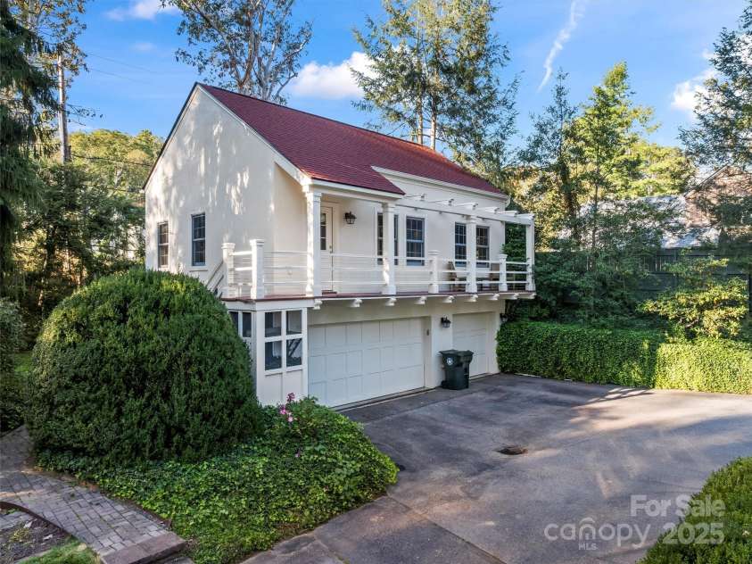 7 Park Road, Asheville, NC 28803.  MLS# CAR4322047, YatesRealty ID 1981. 