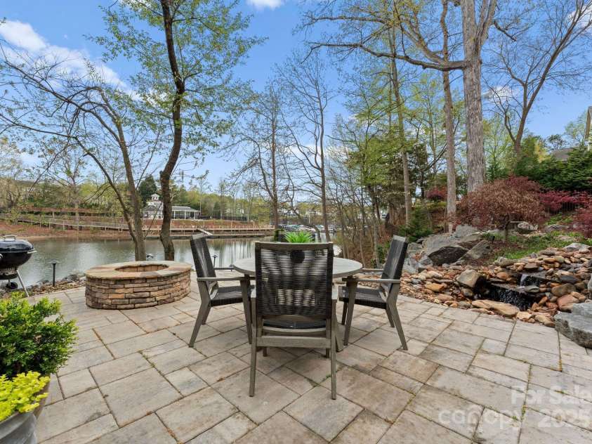 21311 Baltic Drive, Cornelius, NC 28031.  MLS# CAR4237707, YatesRealty ID 19810. 