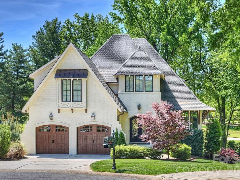 18300 Scotscraig Lane, Cornelius, NC 28031.  MLS# CAR4379461, YatesRealty ID 19811. 