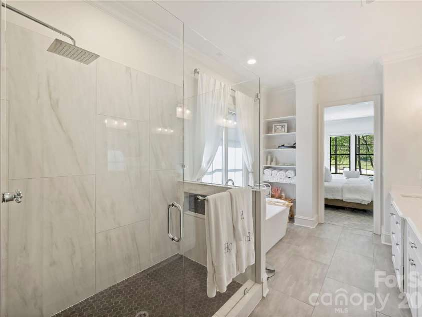 18300 Scotscraig Lane, Cornelius, NC 28031.  MLS# CAR4379461, YatesRealty ID 19811. 
