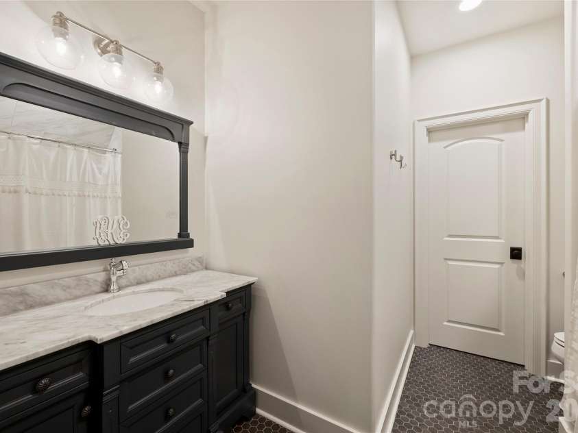 18300 Scotscraig Lane, Cornelius, NC 28031.  MLS# CAR4379461, YatesRealty ID 19811. 