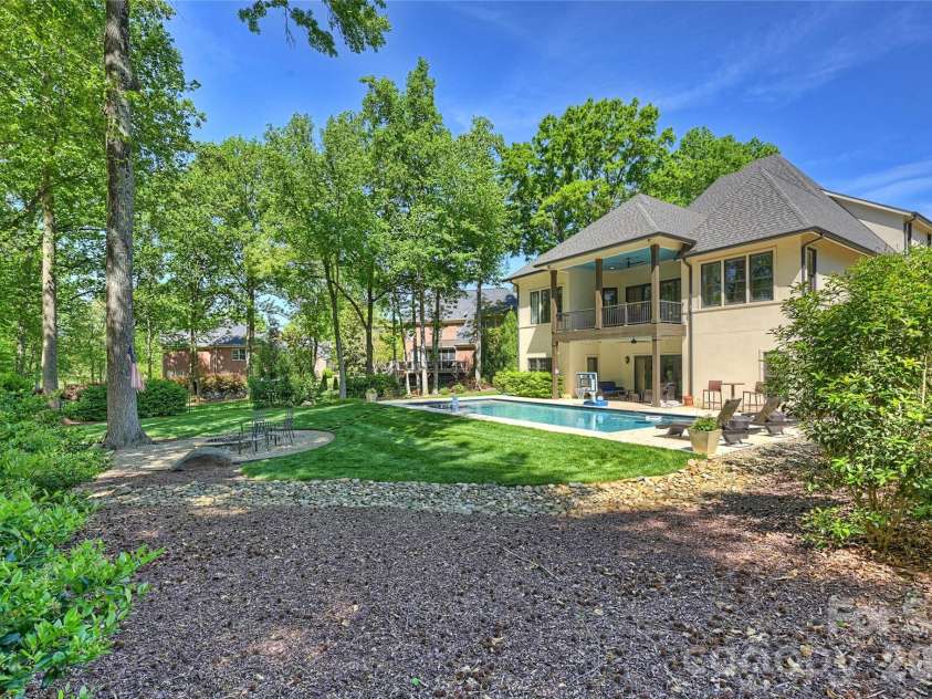 18300 Scotscraig Lane, Cornelius, NC 28031.  MLS# CAR4379461, YatesRealty ID 19811. 