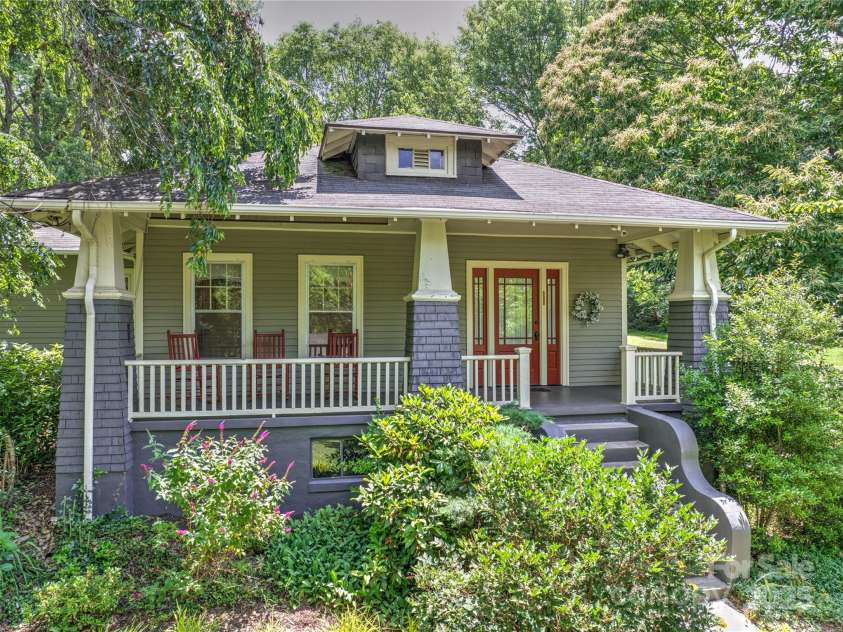 50 Wanoca Avenue, Asheville, NC 28803.  MLS# CAR4269850, YatesRealty ID 19811. 