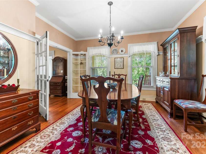 50 Wanoca Avenue, Asheville, NC 28803.  MLS# CAR4269850, YatesRealty ID 19811. 