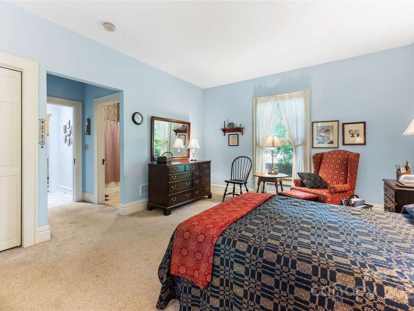 50 Wanoca Avenue, Asheville, NC 28803.  MLS# CAR4269850, YatesRealty ID 19811. 