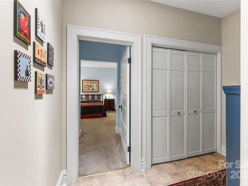 50 Wanoca Avenue, Asheville, NC 28803.  MLS# CAR4269850, YatesRealty ID 19811. 