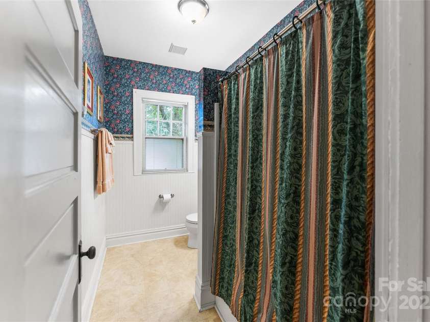 50 Wanoca Avenue, Asheville, NC 28803.  MLS# CAR4269850, YatesRealty ID 19811. 