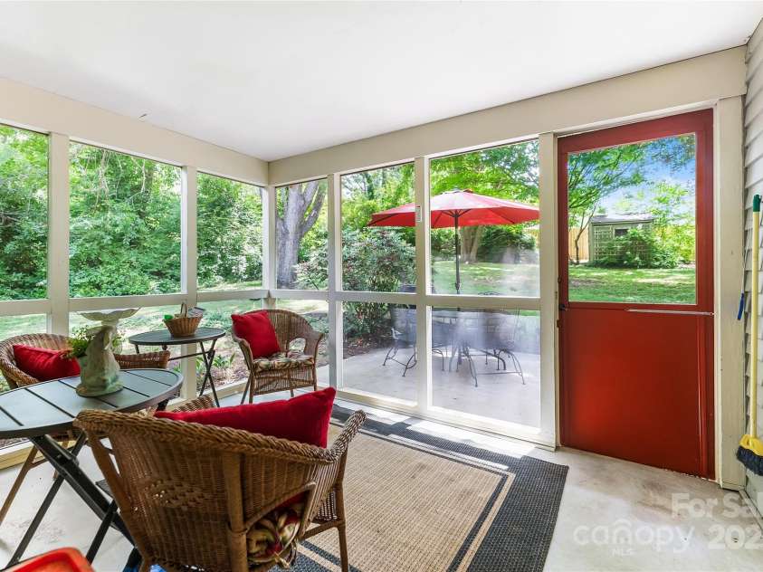 50 Wanoca Avenue, Asheville, NC 28803.  MLS# CAR4269850, YatesRealty ID 19811. 