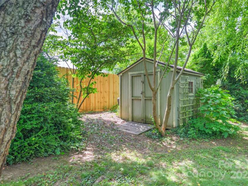 50 Wanoca Avenue, Asheville, NC 28803.  MLS# CAR4269850, YatesRealty ID 19811. 