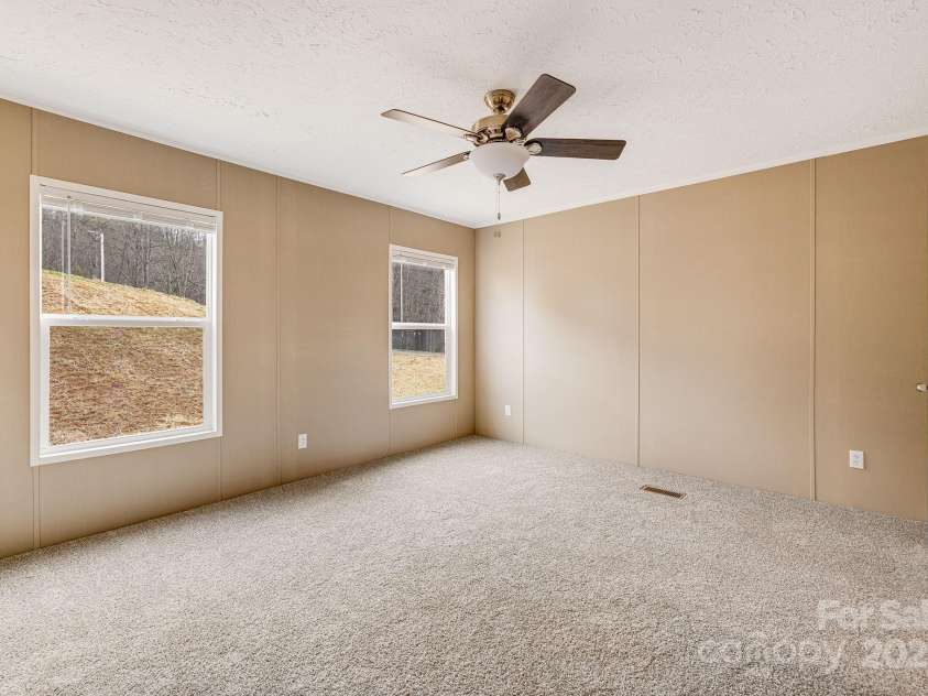 96 Sandons Trail, Marshall, NC 28753.  MLS# CAR4224480, YatesRealty ID 19813. 