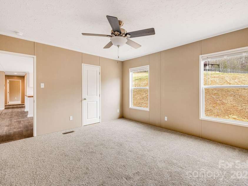 96 Sandons Trail, Marshall, NC 28753.  MLS# CAR4224480, YatesRealty ID 19813. 