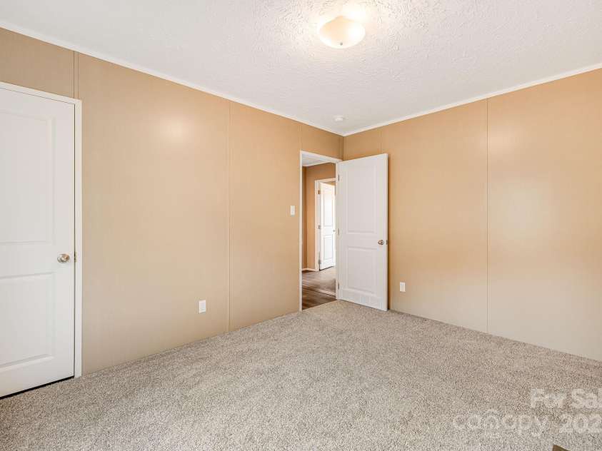 96 Sandons Trail, Marshall, NC 28753.  MLS# CAR4224480, YatesRealty ID 19813. 