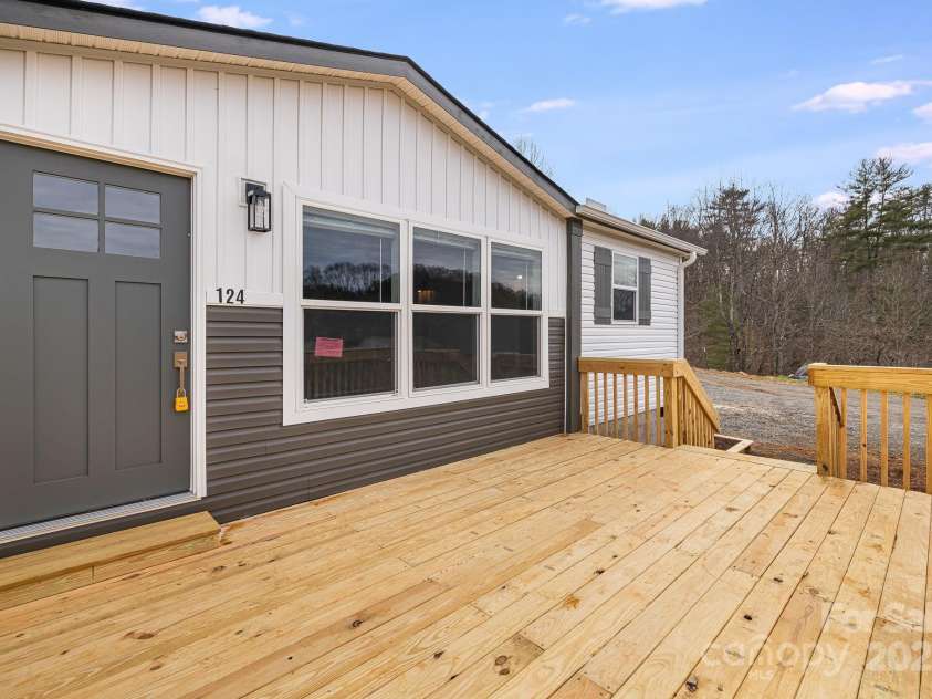 96 Sandons Trail, Marshall, NC 28753.  MLS# CAR4224480, YatesRealty ID 19813. Front Deck