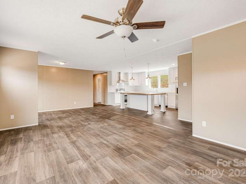 96 Sandons Trail, Marshall, NC 28753.  MLS# CAR4224480, YatesRealty ID 19813. Living Room