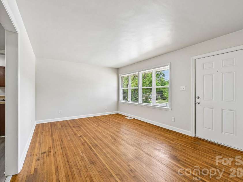 3935 Crestridge Drive, Charlotte, NC 28217.  MLS# CAR4378753, YatesRealty ID 19814. 