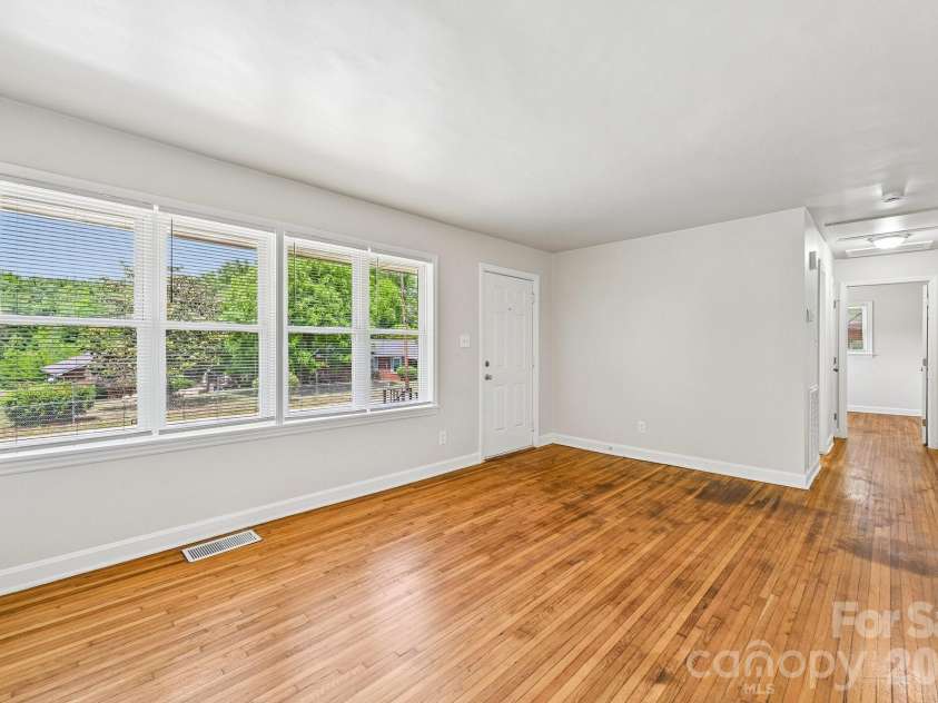 3935 Crestridge Drive, Charlotte, NC 28217.  MLS# CAR4378753, YatesRealty ID 19814. 