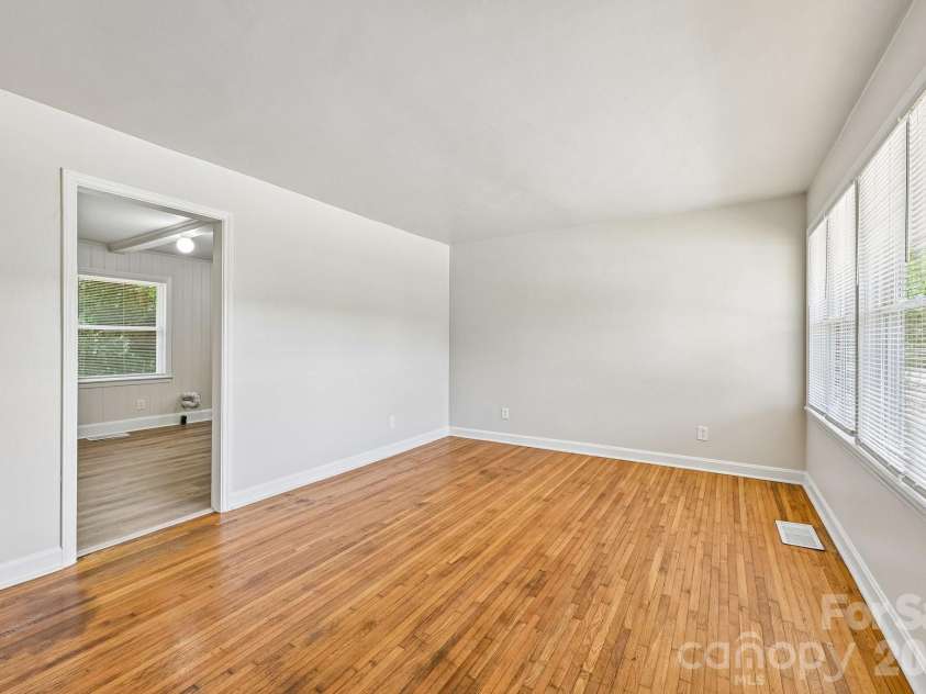 3935 Crestridge Drive, Charlotte, NC 28217.  MLS# CAR4378753, YatesRealty ID 19814. 