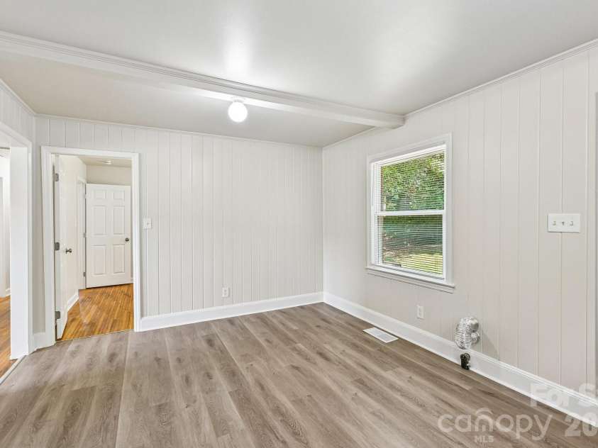 3935 Crestridge Drive, Charlotte, NC 28217.  MLS# CAR4378753, YatesRealty ID 19814. 