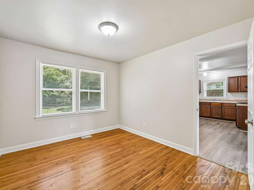 3935 Crestridge Drive, Charlotte, NC 28217.  MLS# CAR4378753, YatesRealty ID 19814. 