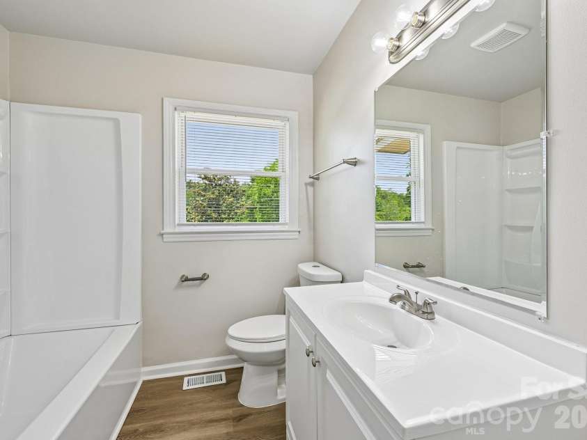 3935 Crestridge Drive, Charlotte, NC 28217.  MLS# CAR4378753, YatesRealty ID 19814. 