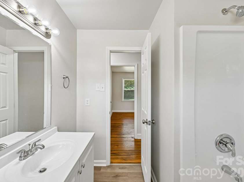 3935 Crestridge Drive, Charlotte, NC 28217.  MLS# CAR4378753, YatesRealty ID 19814. 