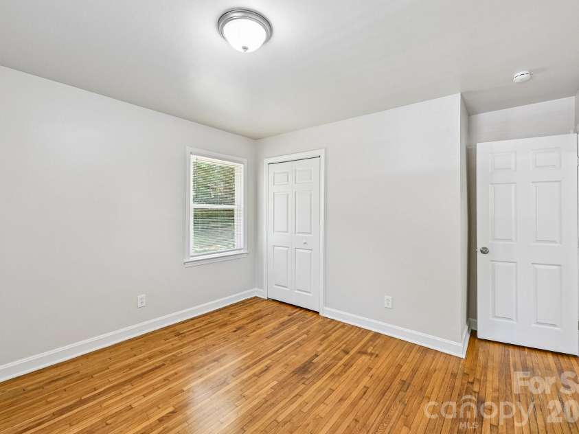 3935 Crestridge Drive, Charlotte, NC 28217.  MLS# CAR4378753, YatesRealty ID 19814. 