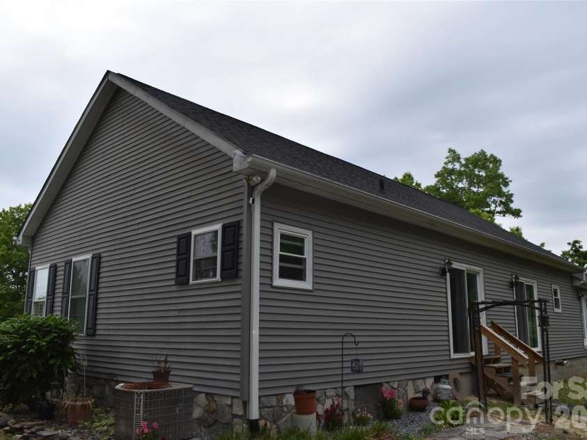 25 Triton Way, Old Fort, NC 28762.  MLS# CAR4378196, YatesRealty ID 19815. 
