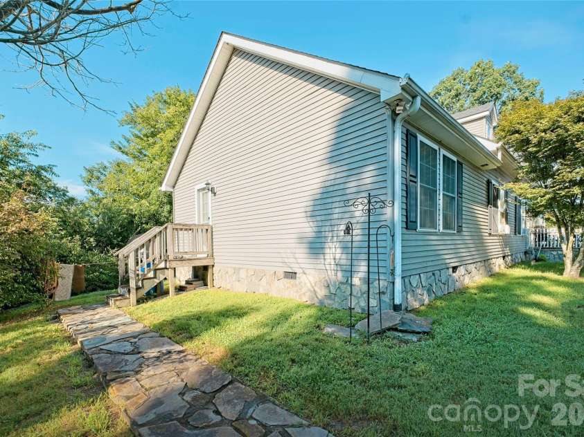 25 Triton Way, Old Fort, NC 28762.  MLS# CAR4378196, YatesRealty ID 19815. 